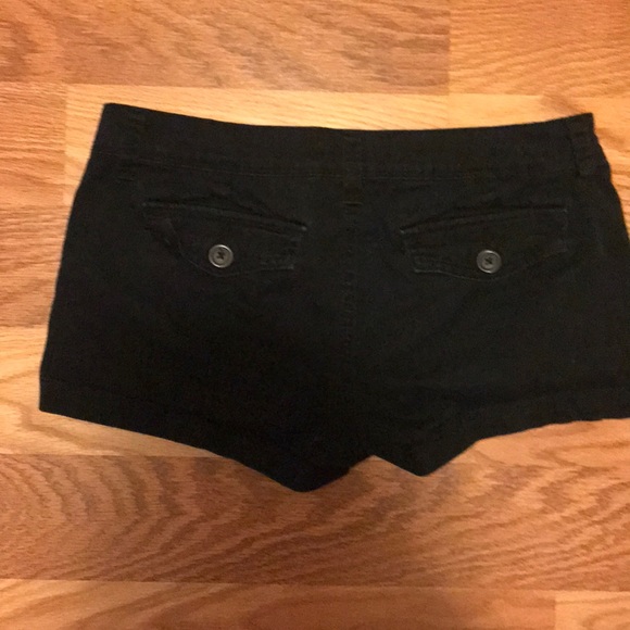 Black shorts - Picture 2 of 3